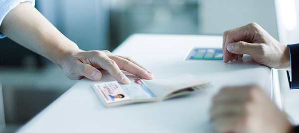 It can be integrated into various management application systems and used in various scenarios such as hotels， visitor management systems, airports, etc.